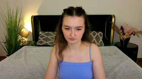 Cyrena online show from May 2026 07:33:02 PM