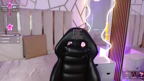 cyrus_tay online show from February 2026 12:21:01 PM