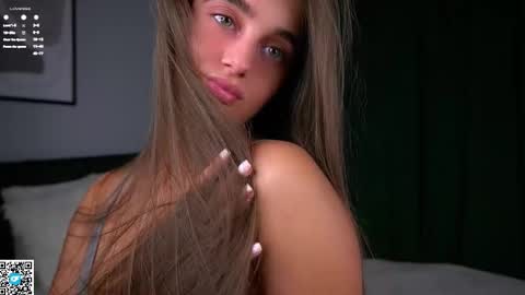 Isabella online show from November 2025 01:04:02 AM