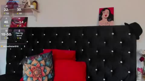 Mia  online show from February 2025 06:19:01 PM