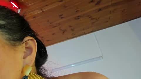 Mia  online show from February 2025 03:06:01 PM