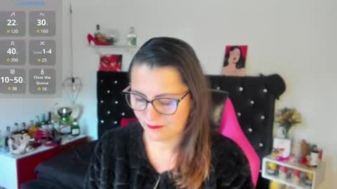 Mia  online show from February 2025 12:17:02 PM