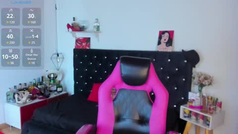 Mia  online show from February 2025 11:13:02 AM