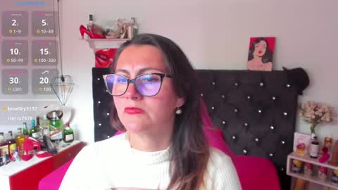 Mia  online show from February 2025 06:54:02 PM