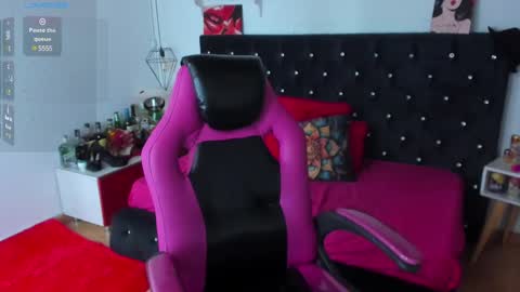 Mia  online show from March 2025 02:34:02 PM