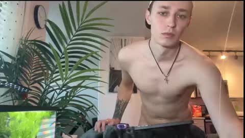 Snapshot of da_danya chatting on September 2025 07:30:02 PM da_danya online show from September 2025 07:30:02 PM