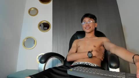 daddy_darcks online show from October 2025 07:58:02 PM