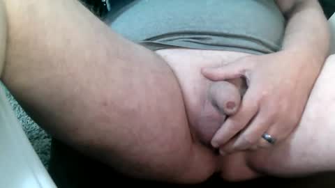 Snapshot of daddysmalls_55 chatting on December 2024 11:46:02 PM daddysmalls online show from December 2024 11:46:02 PM