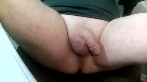 Snapshot of daddysmalls_55 chatting on December 2024 03:02:01 PM daddysmalls online show from December 2024 03:02:01 PM