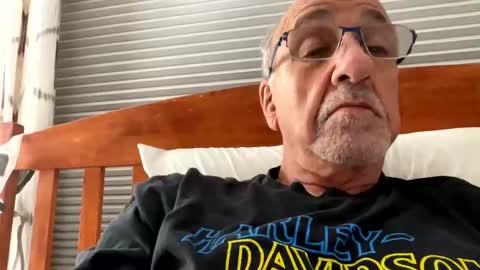 daddyweis online show from November 2025 04:33:02 AM