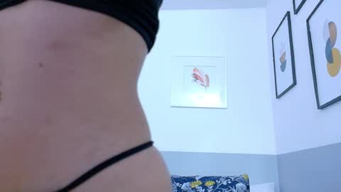 Snapshot of daddyysobsessed_ chatting on December 2025 12:33:02 PM Channel. online show from December 2025 12:33:02 PM