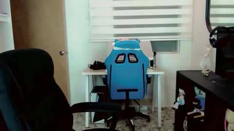 Snapshot of dae_lune chatting on February 2026 04:27:02 AM dae_lune online show from February 2026 04:27:02 AM