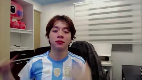 Snapshot of dae_lune chatting on February 2026 04:20:01 AM dae_lune online show from February 2026 04:20:01 AM