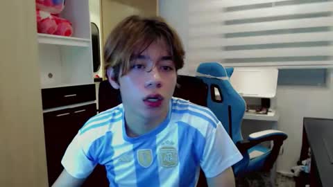 Snapshot of dae_lune chatting on February 2026 11:22:01 PM dae_lune online show from February 2026 11:22:01 PM