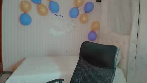 Snapshot of daeneryslove_doll chatting on October 2025 05:41:02 AM daeneryslove_doll online show from October 2025 05:41:02 AM