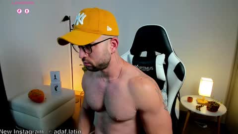 Snapshot of dafboy_ chatting on April 2026 10:28:01 AM Allan Daf online show from April 2026 10:28:01 AM