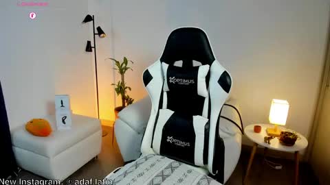 Snapshot of dafboy_ chatting on April 2026 12:22:02 PM Allan Daf online show from April 2026 12:22:02 PM
