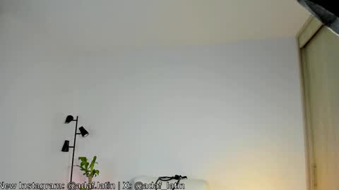Snapshot of dafboy_ chatting on May 2026 11:49:01 AM Allan Daf online show from May 2026 11:49:01 AM