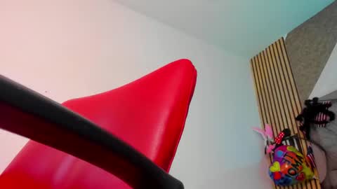 daffnelewis online show from October 2025 11:44:02 AM