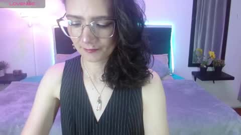 dafne_xx_ online show from October 2025 01:35:02 PM