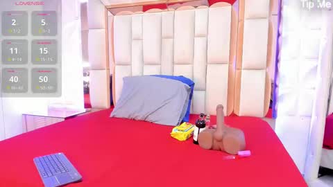 Dafnee online show from November 2025 12:34:01 PM