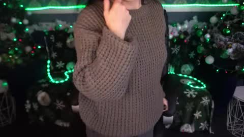 Dafni Mon online show from December 2025 07:05:01 AM