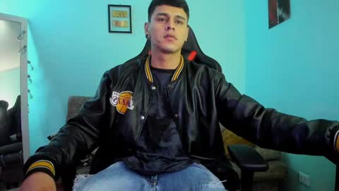 my name is Jhon and I live in colombia online show from December 2024 01:04:02 AM