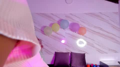 Snapshot of dagna_ chatting on December 2025 06:24:02 PM online show from December 2025 06:24:02 PM