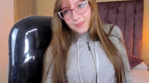 Dahlia online show from October 2025 09:30:01 PM