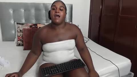 Daiisha.. online show from October 2025 07:42:02 PM