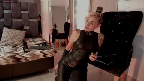 Snapshot of daila_jonnes chatting on May 2026 08:27:02 PM D A I L A online show from May 2026 08:27:02 PM