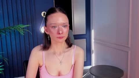 daily_glam online show from September 2025 01:12:02 PM