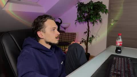 Snapshot of daimon_hall chatting on April 2026 11:46:01 PM Daimon online show from April 2026 11:46:01 PM