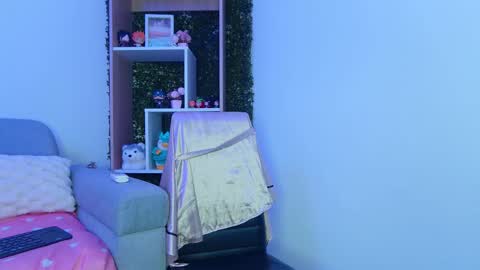 Snapshot of dainty_angel_ chatting on March 2025 12:58:02 PM Angel online show from March 2025 12:58:02 PM