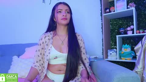 Snapshot of dainty_angel_ chatting on March 2025 01:18:01 PM Angel online show from March 2025 01:18:01 PM