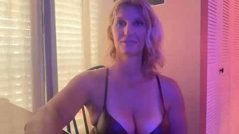 Daisy137 online show from March 2026 04:36:01 PM