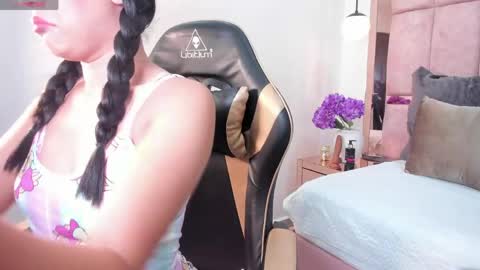 Snapshot of daisy_bloomm chatting on June 2026 12:11:01 PM Daisy Bloom online show from June 2026 12:11:01 PM