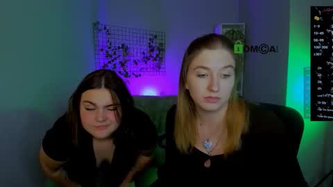 Little Di online show from September 2025 08:43:01 PM