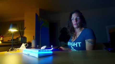 Daisy online show from November 2025 02:06:01 AM