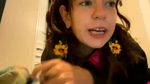 Snapshot of daisybaby699 chatting on September 2025 06:13:02 AM DaisyB3 online show from September 2025 06:13:02 AM