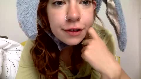 Snapshot of daisybaby699 chatting on October 2025 12:28:02 PM DaisyB3 online show from October 2025 12:28:02 PM