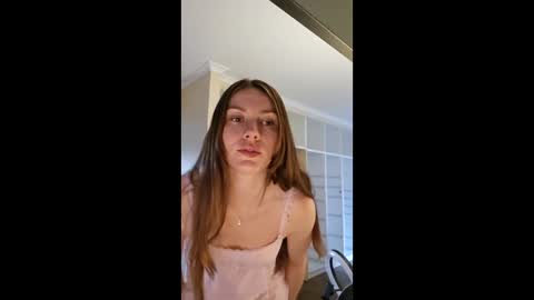 Snapshot of daisycollins1111 chatting on June 2026 06:27:01 AM Daisy online show from June 2026 06:27:01 AM
