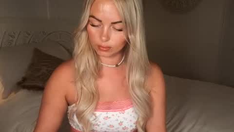 Snapshot of daisydreams_cumtrue chatting on July 2026 09:36:02 PM Daisy Dreams online show from July 2026 09:36:02 PM