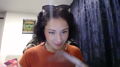 IG  dakotasofiaa online show from December 2024 07:06:02 AM