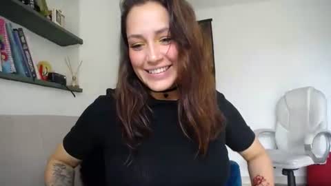 IG  dakotasofiaa online show from April 2026 07:22:02 PM