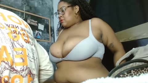 dakota__luxx online show from November 2025 05:06:02 PM