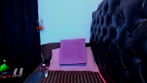 Rosse  online show from October 2025 10:34:02 PM