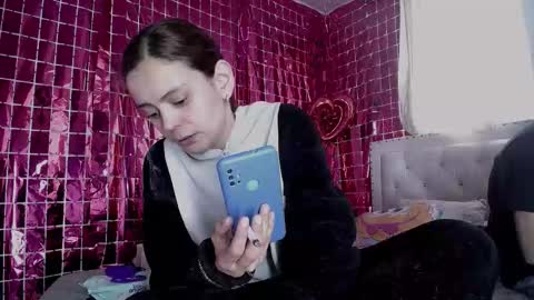 Dakota and Aron online show from October 2025 06:19:02 PM