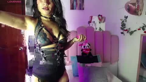 Caroliina online show from April 2026 09:16:01 PM