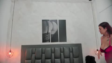 Dakota  online show from September 2025 12:05:01 PM